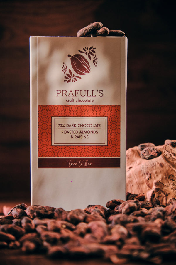 70% Dark Chocolate | Roasted almonds and raisins